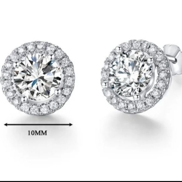 Gorgeous Diamond Studs - Picture 5 of 5